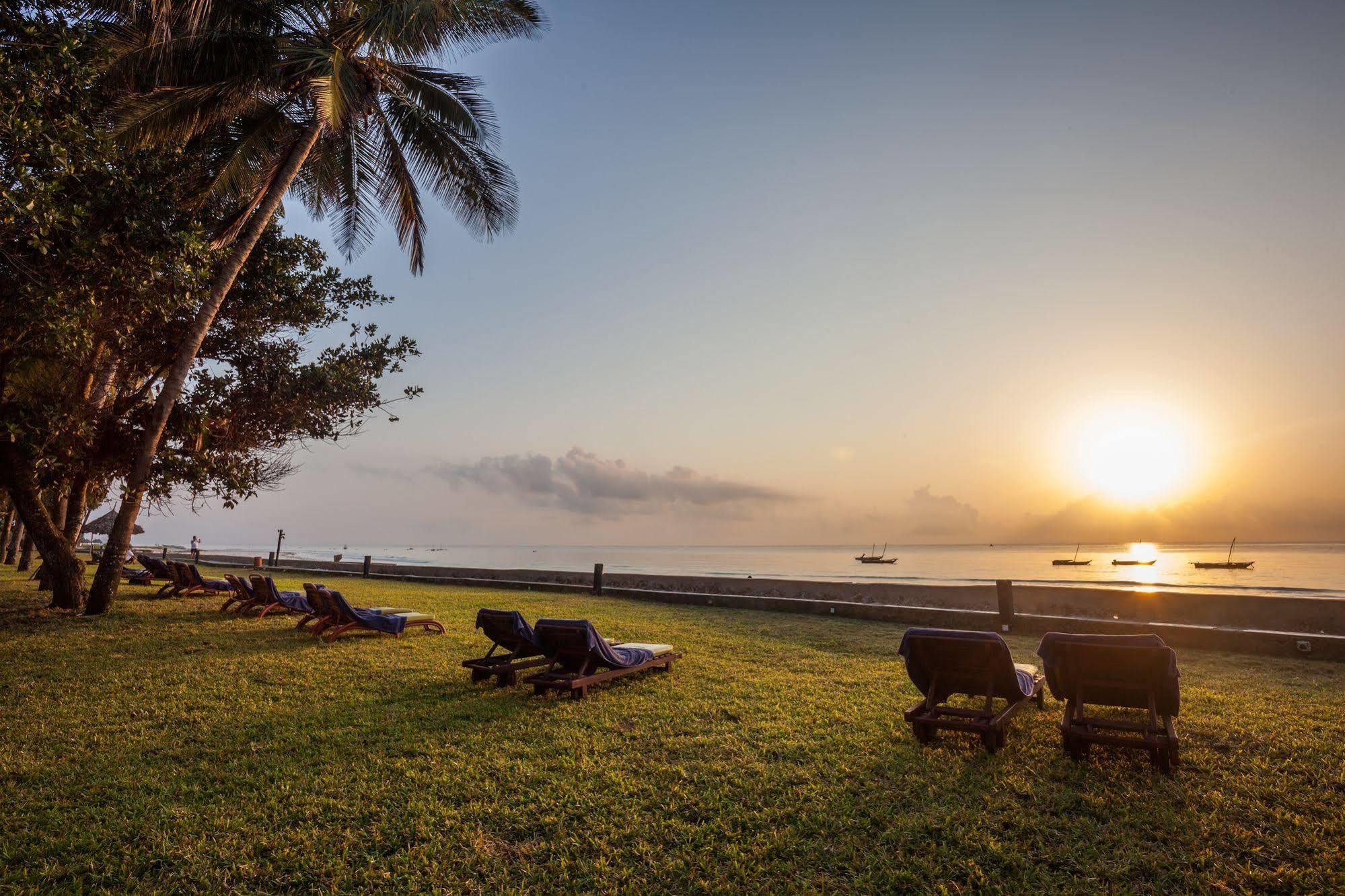 Neptune Paradise Beach Resort & Spa Galu Exterior foto